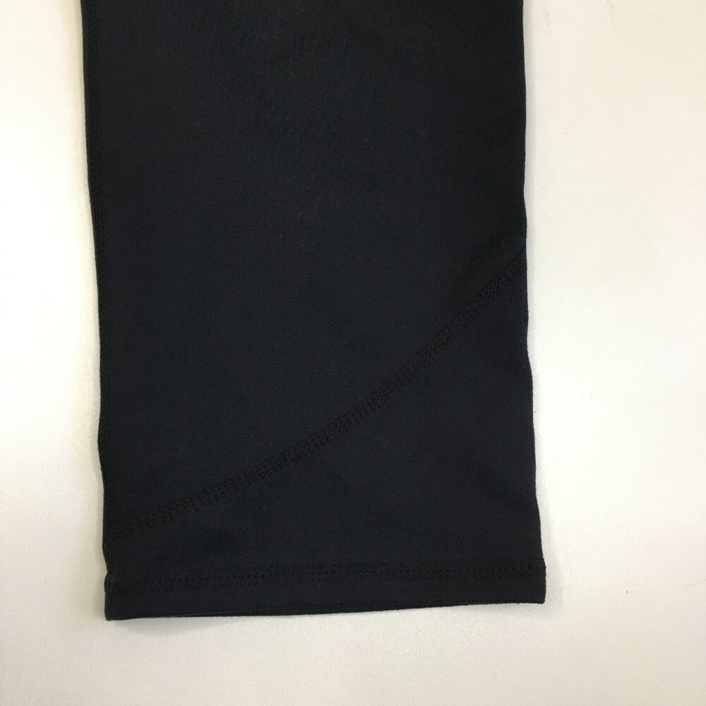 Fabletics Fitted Black Pull On Active Cropped/Sho… - image 5